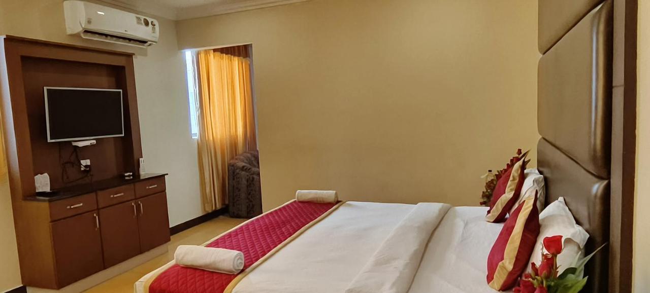 Hotel Pioneer Paradise Nāgercoil 외부 사진