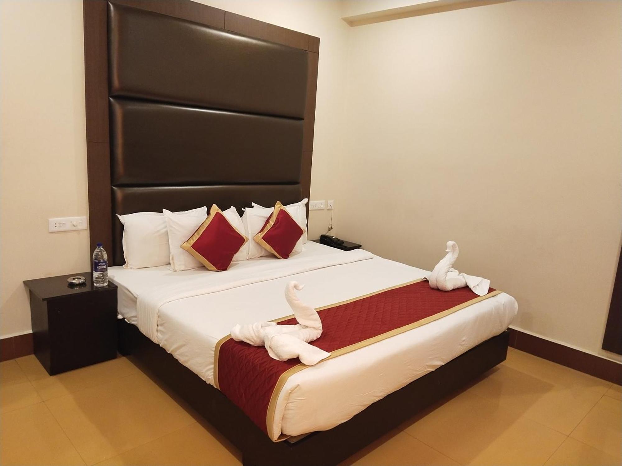 Hotel Pioneer Paradise Nāgercoil 외부 사진